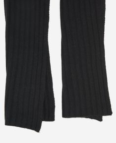 WHAT’S IN IT FOR YOU? Knit scarf Unisex Soft rib knit Wool cashmere blend A great gift Imported | Kenneth Cole | Site Exclusive! Rib Knit Wool Cashmere Scarf in Black Black Knitted Scarf For Men, Cashmere Scarf, Knit Scarf, Winter Glove, Kenneth Cole, Soft Knits, Rib Knit, High Fashion, Cashmere