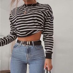 Womens Long Sleeve Oversized Crop Sweatshirts Trendy Striped Long Sleeve T-shirt, Trendy Striped Cotton Sweater, Trendy Striped Tops For Streetwear, Trendy Striped Tops With Letter Print, Outfits With Striped Shirts, Sommer Strand Outfit, Converse Outfits, Egirl Clothes, Look Retro