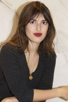 French Beauty Routine, French Beauty Secrets, Cut Dresses, Beauty Mistakes, Beauty Vanity, Makeup Tip, Jeanne Damas, French Beauty, How To Style Bangs