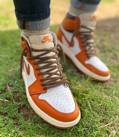 Travis Scott Sb Dunks, Sepatu Air Jordan, Oc Fashion, Kicks Shoes, Shoes Retro, Basketball Art, Hype Shoes