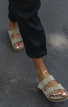 Birkenstock Outfit, Summer Outfits Black, Dr Shoes, Mode Inspo, Outfits Women, Fashion Mode, Looks Style, Summer Outfits Women