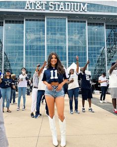 Nfl Game Outfit Black Woman, Cowboy Football Game Outfit, Texans Game Outfit Women, Summer Football Game Outfit, Dodgers Jersey Outfit, Nfl Wife Outfits, Football Game Outfits For Women