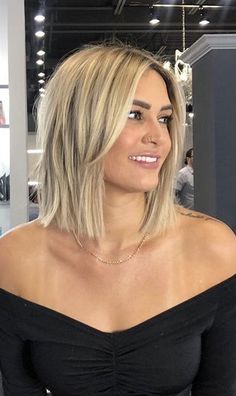 Medium Length Hairstyles For Thick Hair With Bangs, Messy Bobs, Haircuts 2022, Marvel Dr, Blonde Hair Looks, Shoulder Length Hair Cuts, Hair Color And Cut, Haircuts For Fine Hair, Short Blonde Hair