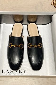 Lasaky - Classic Leather Slip-On Mule Shoes with Flat Soles Ideal for Casual Attire. Half Shoe, Half Shoes, Real Leather Bags, Mule Shoes, Shoes Vintage, Vintage Horse, Slip On Mules, Comfortable Flats, Gucci Mules