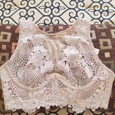 Stunning Brand New Victoria's Secret Bralette Sz 34b Smoke Free - Pet Free Home D Spring Lace Beige Bra, Spring Beige Lace Bra, Elegant Beige Summer Bra, Summer Lace Bra In Cream Color, Cream Lace Bra For Summer, Summer Cream Lace Bra, Beige Fitted Bra For Beach, Feminine Beige Bra For Spring, Fitted Beige Bra For Beach