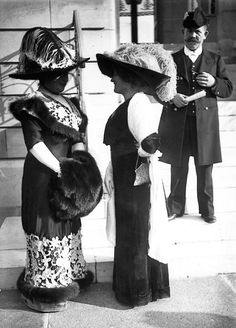 La Mode Aux Courses - 1910's 1912 Fashion, French Royalty, House Clothes, Vintage Fur, France Paris, Edwardian Era, Edwardian Fashion