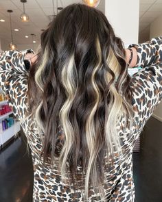 Blonde Underlayer, Blonde Peekaboo Highlights, Blonde Underneath, Natural Dark Hair, Peekaboo Hair Colors, Color Block Hair, Peekaboo Highlights, Hair Color Underneath, Peekaboo Hair