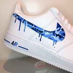 Custom Air Force Ones, Camo Style, Custom Painted Shoes, Camo Shoes, Diy Sneakers, Nike Shoes Air Force, White Nike Shoes, Custom Nike Shoes