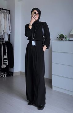 Hijab Corporate Outfit, Casual Work Outfits Hijab, Hijab Style For Work, Class Outfit College Hijab, Hijabi Corporate Outfit, Black Outfit Hijab Casual, All Black Outfit Hijab, Work Outfits Women Hijab, Outfit Formal Hijab