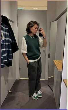 Soft Queer Aesthetic, Woman Masculine Style, Masc Lesbian Aesthetic Outfit, Business Casual Outfits Masc, Masc Looks For Women, Masc Lesbian Business Casual, 80s Tomboy Fashion, Autumn Masc Outfits, Masc Style Outfits