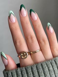 two tone green chevron tip st. patricks day nails Tip Nails, Nail Designs Spring, French Tip Nails, Manicure E Pedicure, Acrylic Nail Designs