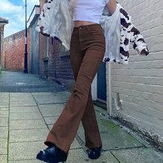 Black Flared Jeans, White Flare Pants, Khaki Pants Women, White Flared Jeans, Brown Flares, Womens Flare Jeans, White Flares, Jeans Woman