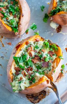 baked sweet potatoes with spinach, bacon and cheese