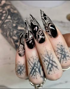 Nail Art Noir, Punk Nails, Black Nail Art, Edgy Nails, Grunge Nails