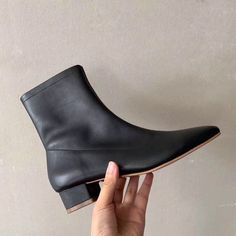 Leather boots side zipper true to size Heel: 3cm / 1.2" Flat Boots Outfit, Over The Ankle Boots, No Heel Boots, Low Heel Leather Boots, Flat Shoes Outfit, Black Flat Ankle Boots, Chelsea Boots Men Outfit, Black Flat Boots, Pointed Ankle Boots