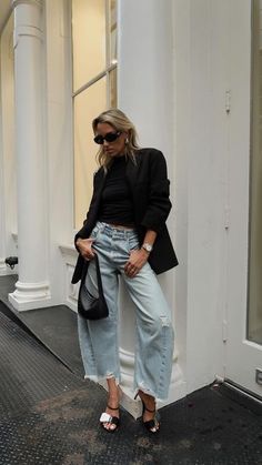 Styling Aesthetic, Horseshoe Jeans, Jeans Outfit Spring, Denim Shorts Outfit, Jeans Street Style, Shorts Outfits Women, Casual Day Outfits, Simple Fashion, Shop The Look