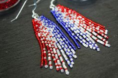 Red White Blue Earrings, Shrimp Dinners, 4th Of July Earrings, Patriotic Earrings, Fringe Earring, Seed Bead Jewelry Patterns, Diy Seed Bead Earrings, Blue Beaded Earrings, Patriotic Jewelry