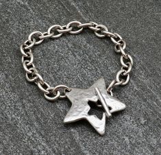 Pierced Pendant Designs, Thick Silver Jewelry, Big Pendant Necklace Aesthetic, Shiny Things, Welded Jewelry, Layered Silver Jewelry, Silver Star Necklace, Bracelet Chain, Silver Charm Bracelet With Chunky Chain