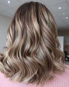 35 Stunning Light Brown Hair with Blonde Highlights to Copy Blonde To Light Brown Before And After, Cashmere Blonde, Light Brown Hair With Blonde, Highlights 2024, Light Brunette Hair, Beige Highlights, Mocha Hair