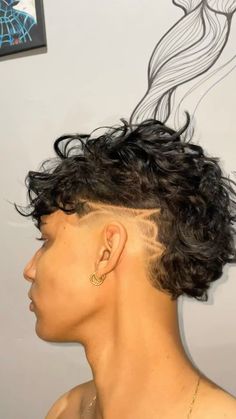 Mohawk Hairstyles Men, Dyed Tips, Men Haircut Curly Hair, Modern Mullet, Giving People, Mohawk Hairstyles, Haircut Designs