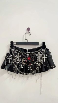 Edc Fits, Skirts Y2k, Punk Fashion Diy, Gothic Harajuku, Black Skirt Outfits, Clothes Y2k, Y2k Punk, Fashion Y2k, Diy Fashion Clothing