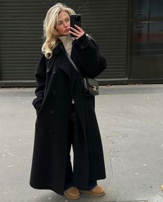 Black Coat Outfit, Summer Office Outfits, Chic Business Casual, Cute Work Outfits, Professional Outfits Women, Business Outfits Women, Business Casual Outfits For Women, Uggs Outfit, Corporate Outfits