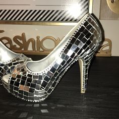 Mirrored High Heels Sire To Steal The Show!! Work Once With My Mirrored Dress !!! Comfortable Shoe And White Base. Mirrored Dress, Heels Rhinestone, Dress Comfortable, Comfortable Shoes, Shoes Women Heels, Shoes Heels, High Heels, Size 6, Women Shoes