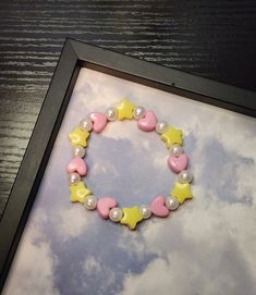 Yellow And Pink Bracelet, Make A Bracelet Beads, Korean Bracelet Diy, Bracelet Made Of Beads, Kawaii Bracelet Ideas, Color Bracelet Ideas, Cute Beaded Bracelets Ideas