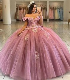 Quincenera Dresses, डिजाइनर कपड़े, Charro Quinceanera Dresses, Pink Ball Gown, Robes D'occasion, Quinceanera Dresses Pink