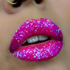 HOLOGRAPHIC BERRIES || Shop our glitters link in bio glitterrealm.com tag a friend who loves glitter. Obsessing over this Fabulous Glitter Rtist: @shelingbeauty creations ! #GlitterRealm Glittery Lips, Colored Lashes, Sparkle Lips, Lip Art Makeup, Neutral Lips, Glitter Lip, Glitter Lipstick, Nice Lips, Insta Bio