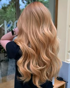 #BlondeHairGoals #BlondeTransformation #HairMakeover #BlondeBeauty #BlondeAmbition #HairInspo #BlondeBombshell #BlondeJourney #NewHairWhoDis #BlondeVibes #HairTransformation #BlondeLife #BlondeHighlights #BlondeObsessed #BlondeMagic Fun Things To Do With Blonde Hair, Strawberry Blonde Gloss Hair, Strawberry Blonde Light Hair, Golden Blonde Red Hair, Nicole Kidman Strawberry Blonde, Very Light Ginger Hair, Light Orange Blonde Hair, Rose Gold Strawberry Blonde Hair, Blonde Hair Auburn Lowlights