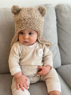 The fuzziest cub baby gift set. Keep little heads and hands cute like bear cubs, and warm in the coziest hat & mittens set for your moments outdoors. The best gift for baby showers. Comes wrapped in a beautiful gift box. Teddy Hat, Dad Diaper Bag, Cubs Hat, Victorian Dollhouse, Tote Organization, Cozy Hat, Kids Scooter, Bear Ears, Bear Cubs