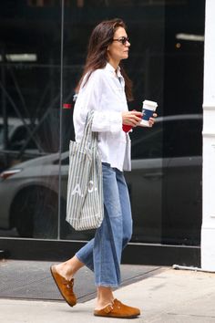 California Chic Style, Love Taza Style, Katie Holmes Street Style 2024, Katie Holmes Style 2024, Katie Holmes Street Style, Breastfeeding Outfits, Outfits Mujeres, Minimalist Winter Outfit