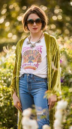 Under the stars in beautiful Joshua Tree.. Joshua Tree T-Shirt Chartreuse Velvet, Kimono Boho, Future Outfit, Boho Kimono, Warm Autumn, Hippie Outfits, Joshua Tree, Silk Velvet, Independent Designers Fashion