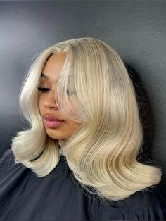 613 Layered Wig, Blonde Traditional Sew In, Blonde Bob Sew In, Blonde Body Wave Bob, 613 Middle Part With Curls, Blonde Dark Skin Women, Ashy Blonde Hair Black Women, Blonde Hair Outfits Black Women, Blonde Middle Part Wig Black Women