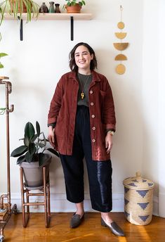 Business Casual Hipster, Simple Colorful Outfit Ideas, Plus Size Comfortable Work Outfits, Teacher Ootd Plus Size, Button Up And Leggings Outfit, Cozy Nonbinary Outfits, Early Fall Outfits Late Summer Plus Size, Teacher Fashion Winter, Plus Size Artist Fashion