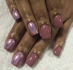 Short Nails Fall Ideas, Summer Nail Colours Short Nails, Fall Short Nail Colors, Purple And Brown Nails, November Nails Short, November Nail Ideas Gel, January Gel Nails, Saved Nails, Pink Grey Nails