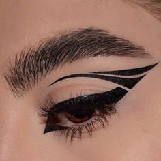 Vampire Bride, Precisely My Brow Pencil, Social Service, Punk Makeup, Makeup Drawing, Make Up Inspiration, Graphic Makeup, Eye Makeup Pictures, Smink Inspiration