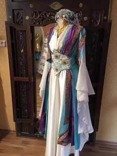 Traditional Turkish Clothing Women, Turkish Traditional Dresses, Tay Art, Converting To Islam, Harem Dress, Turkish Clothing, Gaun Fashion, Old Fashion Dresses