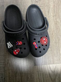 Spiderman Crocs, Cool Crocs, Black Crocs, Spiderman Theme, Set Anime, Dr Shoes, Spider Girl, Shoe Inspo