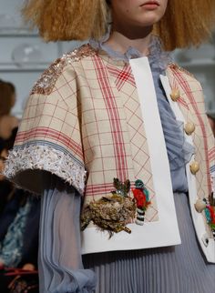 Schiaparelli Details, Schiaparelli Haute Couture, 2016 Couture, Embroidery Fashion Detail, Quirky Fashion, Couture Details, Embroidery Fashion, 2016 Fashion, Mode Vintage