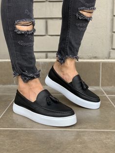 Best Sandals For Men, Tassel Shoes, Casual Sport, Elegant Shoes, Best Sneakers, Classic Shoes, Trendy Shoes