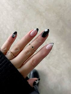 Almond Nails Designs French Tip Black, Black Nails White Stars, Nails Design With White, Black And Silver Star Nails, Black Nails With White Stars, Black And White Nails Aesthetic, Black White French Nails, Black French Tips With Design, Black Stars Nails