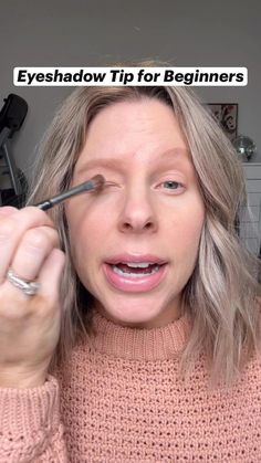 Makeup In Your 40s, Eyelash Care, Eye Makeup Application, Grey Eyeshadow, Eyeshadow Colors, Pinterest Makeup, 4 Girls, How To Apply Eyeshadow