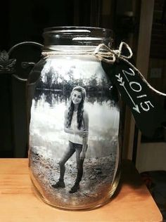 9 Of The Best Picture Display Ideas For Your Grad Party - Twins Dish College Graduation Decorations, Graduation Table Decorations, Mason Jar Centerpiece, Graduation Party Diy