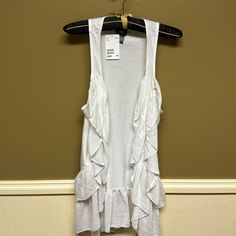 New With Tags Open Front White Vest With Ruffle Detail. Boho Chic! Perfect For Summer! H&m Tops For Spring Layering, H&m Spring Layering Tops, Chic H&m Tops For Vacation, H&m Sleeveless Beach Tops, Button Collar Shirt, Wrap Tunic, Maternity Tunic, Sleeveless Tunic Tops, Green Tunic