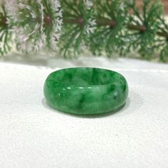 Vintage Natural Green Jadeite Jade Band Ring...Weights 3.1grams. Size 8....Measure of Band 7.3MM...It's in very good condition. Classic Green Crystal Ring, Green Jade Round Band Ring, Green Jade Wedding Rings, Classic Green Jade Rings, Band Ring, Band Rings, Jade, Jewelry Rings, Etsy Accessories