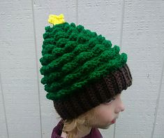 Granny Christmas, Christmas Tree Hat, Christmas Hats, Holiday Hats, Crochet Christmas Trees, Crochet Christmas, Crochet Hook Sizes, Crochet Hat Pattern, Cute Hats