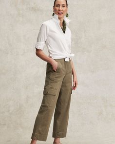 Cargo Wide Leg Cropped Pants - Chico's Minimalism Outfit, Fashion Petite, Cropped Wide Leg Pants, Wide Leg Cropped Pants, Women Cargos, Womens Designer Fashion, Dresses Pants, White Shirts, Cropped Pants