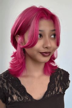 short hairstyles, edgy hairstyles, effortless hairstyles Pink Bob Hair, Feathery Layers, Pink Bob, Trendy Short Hairstyles, Tousled Bob, Tousled Waves, Shoulder Length Hair Cuts, Wispy Bangs, Layered Bob